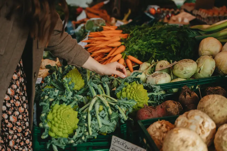 Farmers' Markets for Food and Community